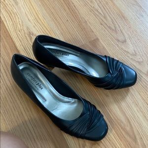 Professional Comfortable black closed toe heels